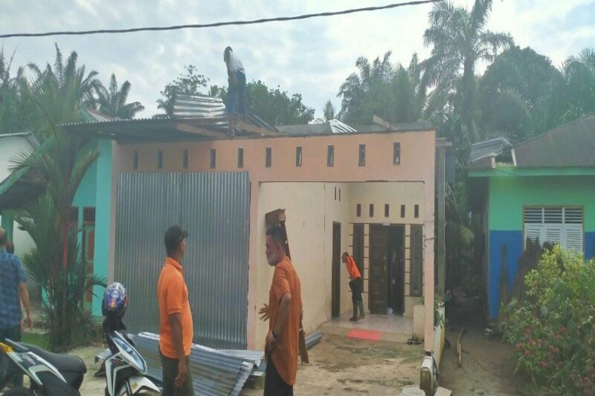 104 rumah diterjang puting beliung