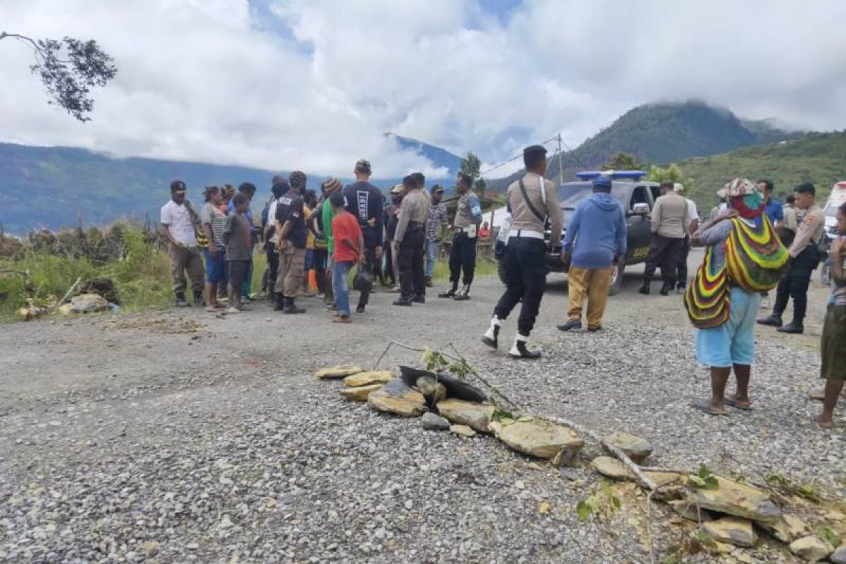 Oknum anggota Satpol PP Tolikara tuntut pembayaran honor