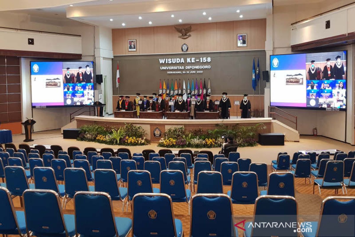 Universitas Diponegoro  wisuda 1.500 lulusannya secara virtual