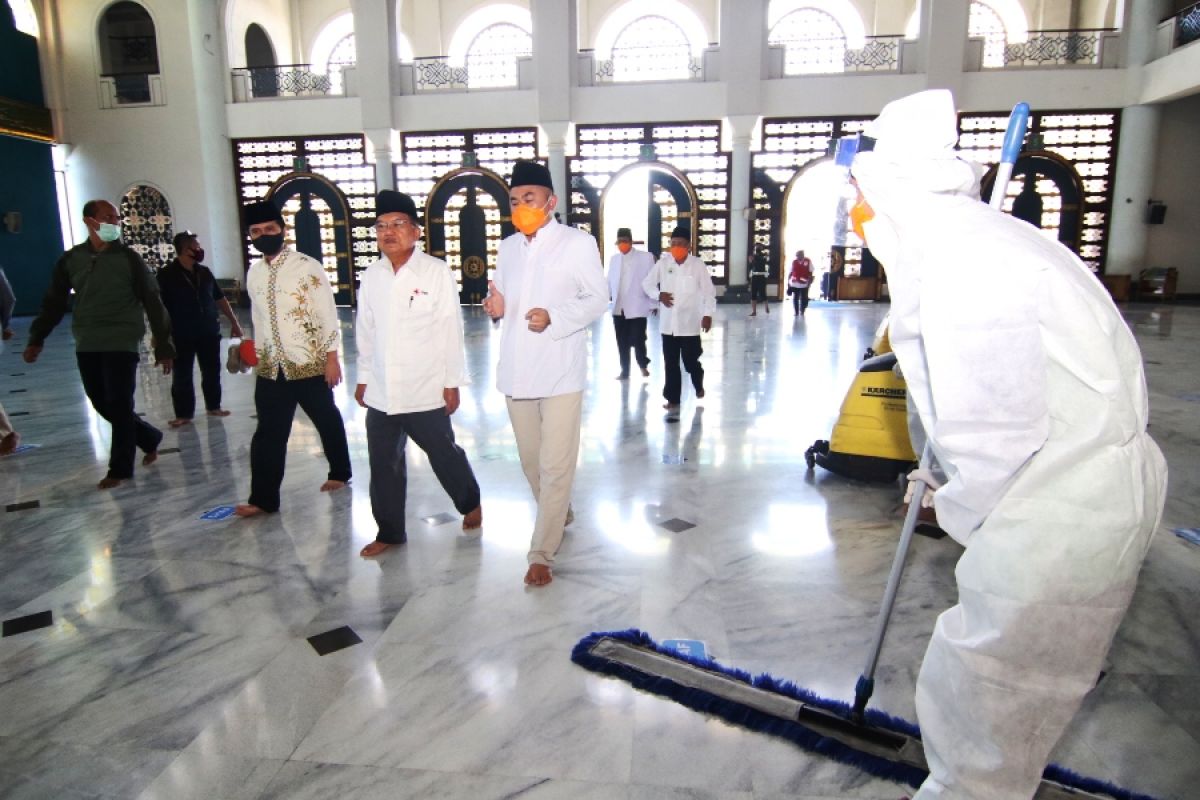 JK: Masjid Al Akbar Surabaya jadi percontohan tempat ibadah era normal baru