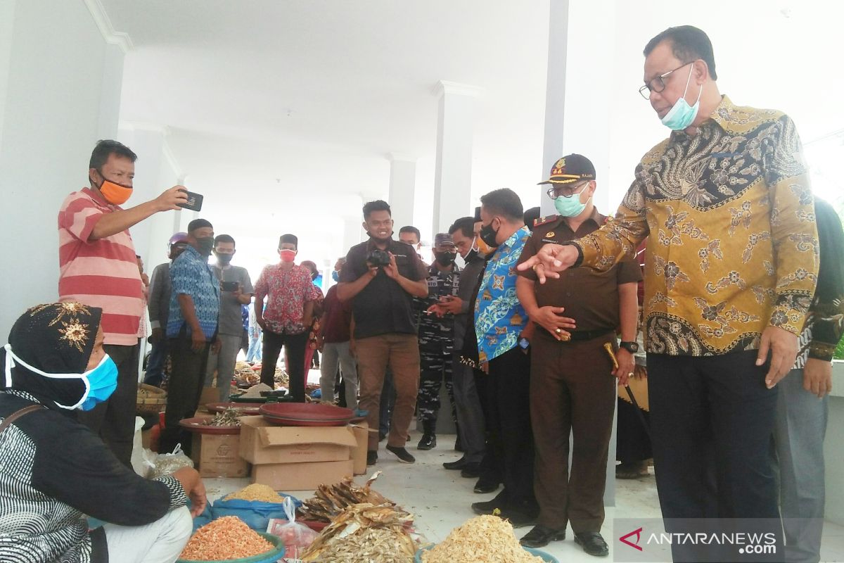 Bupati Rokan Hilir resmikan revitalisasi pasar rakyat "Tuk Lahasyim"