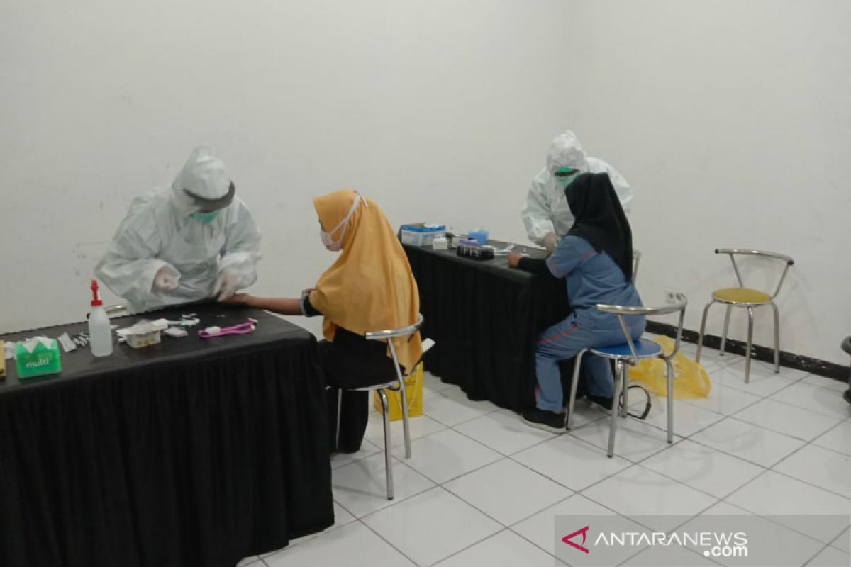 Kota Surakarta gelar tes  cepat di pasar tradisional