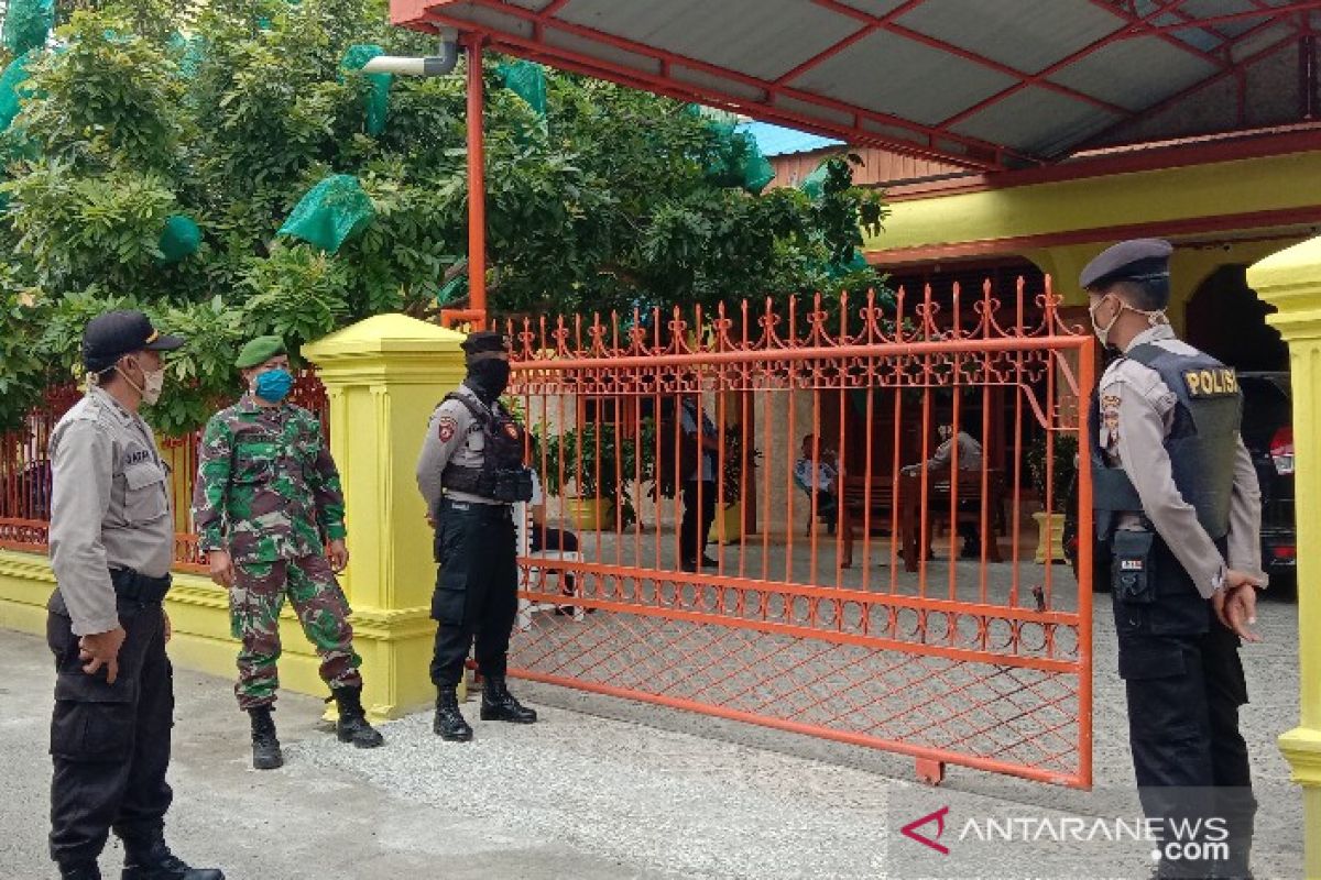 Pelempar diduga bom molotov rumah pejabat terekam oleh CCTV