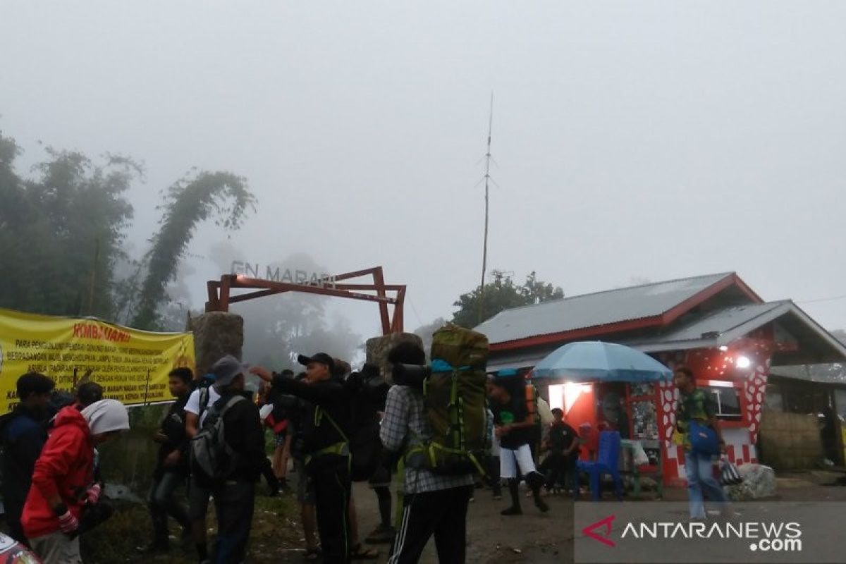 Lima pendaki yang hilang di Gunung Marapi ditemukan