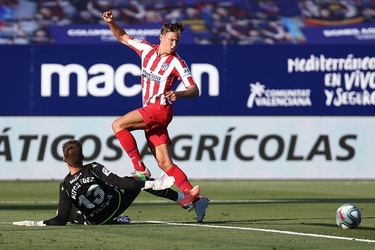 Gol bunuh diri Levante antar Atletico kembali ke tiga besar