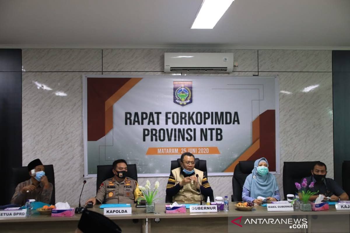 Gubernur NTB meminta bupati dan wali kota perketat protokol kesehatan