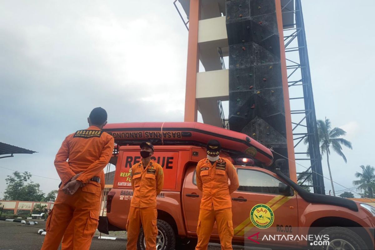 Wahidin, pemancing ikan hilang di sungai