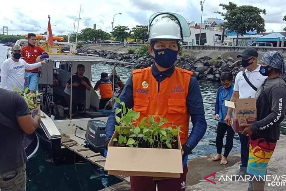 Wali Kota Manado Bawa Bibit Jagung-Cabe ke Bunaken