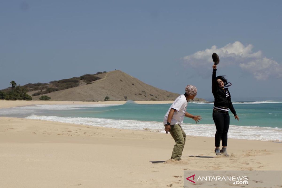 Wisata Pantai Liman NTT mulai dilengkapi tempat menginap