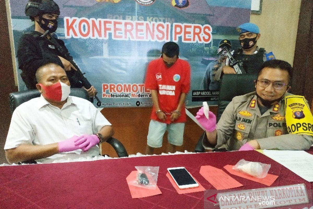 Tersangka bandar narkoba sembunyikan 31,74 gram sabu-sabu dalam bola lampu