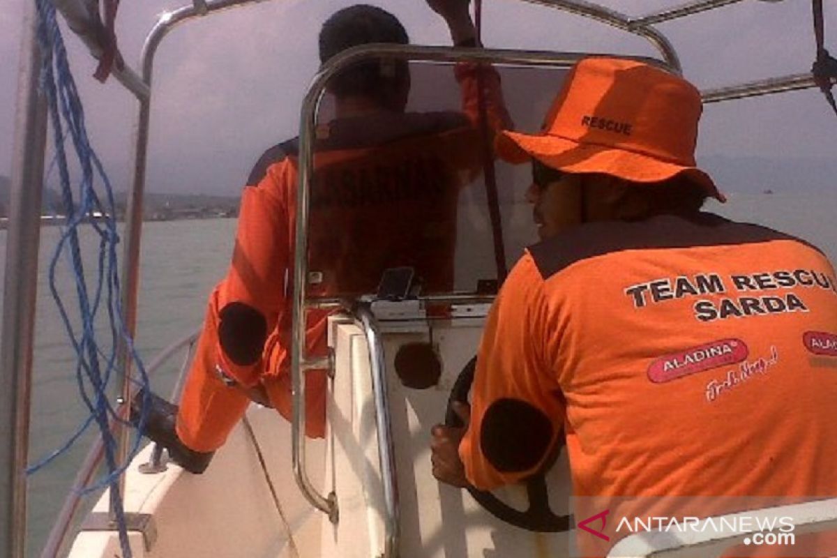 Tim terus cari wisatawan tenggelam di Pantai Karangpapak Sukabumi