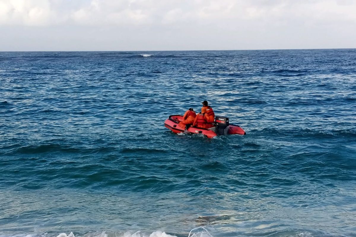 Basarnas Mataram menghentikan pencarian pelajar hilang di laut