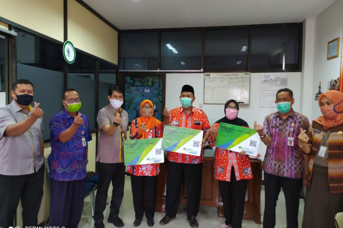 209 Pembantu Pembina KB Desa terima jaminan sosial ketenagakerjaan dari BPJAMSOSTEK Semarang Majapahit