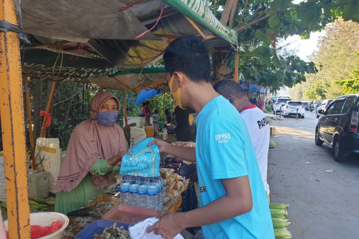 Jurnalis Jayapura bagikan 240 kaos sosialisasikan protokol kesehatan