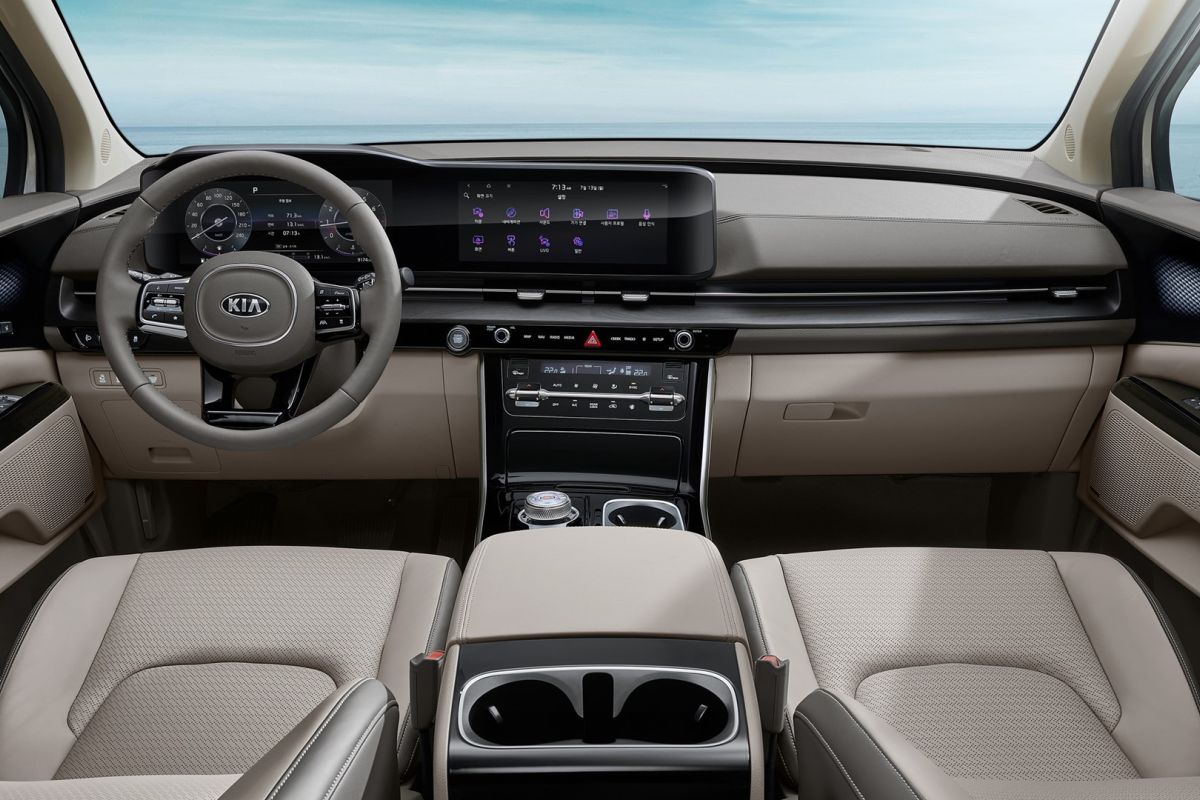 Kia pamerkan interior Carnival 2020