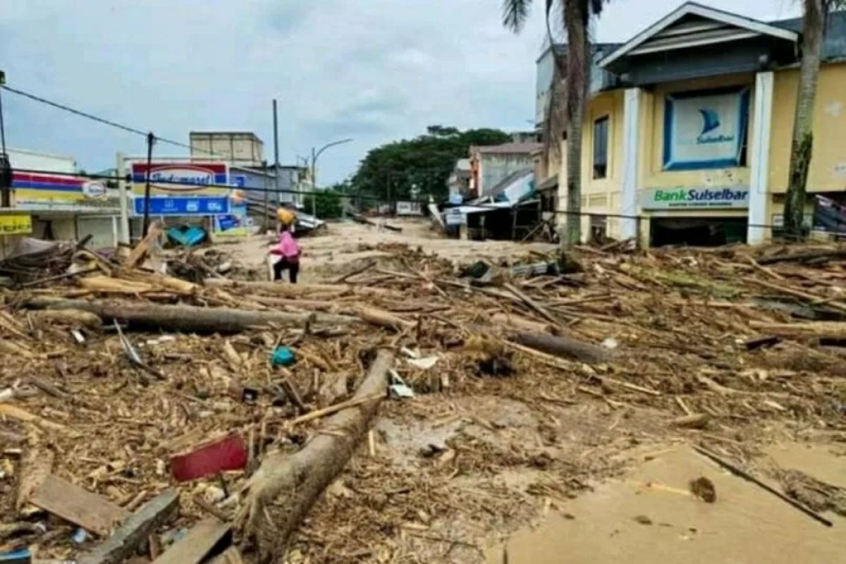 Banjir bandang Masamba, dua tewas