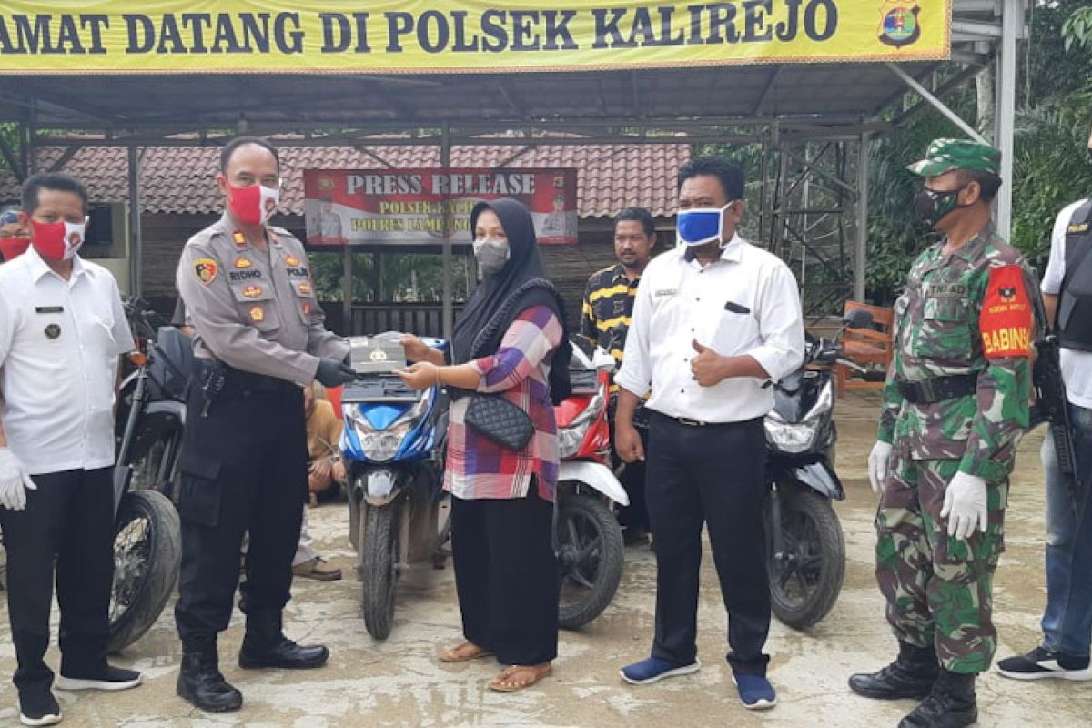 Polsek Kalirejo serahkan lima kendaraan sepeda motor hasil curian