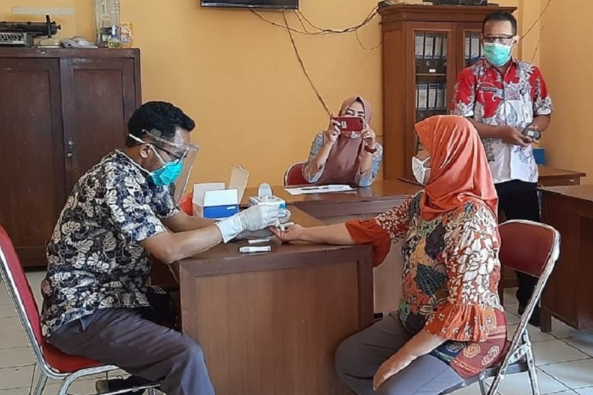 Tiga pedagang Pasar Jekulo Kudus reaktif virus corona