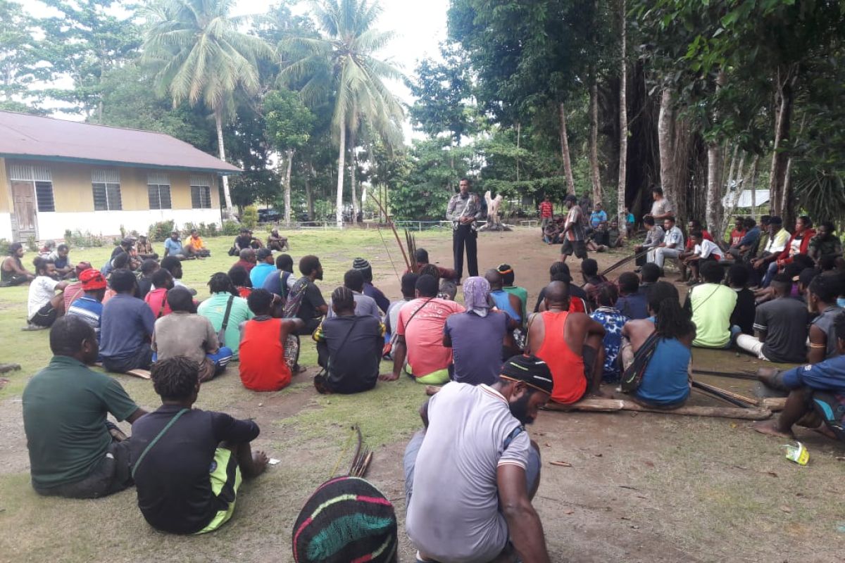 Kapolsek Nabire Kota bertemu keluarga korban kecelakaan