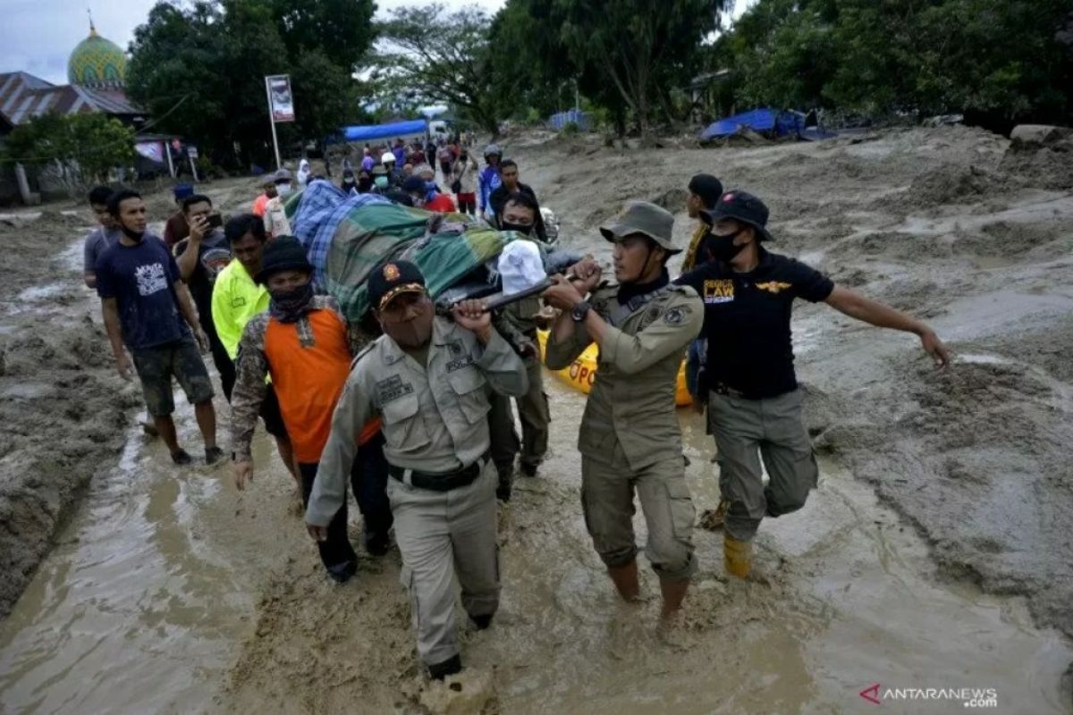 24 orang meninggal, 69 hilang akibat banjir di Luwu Utara