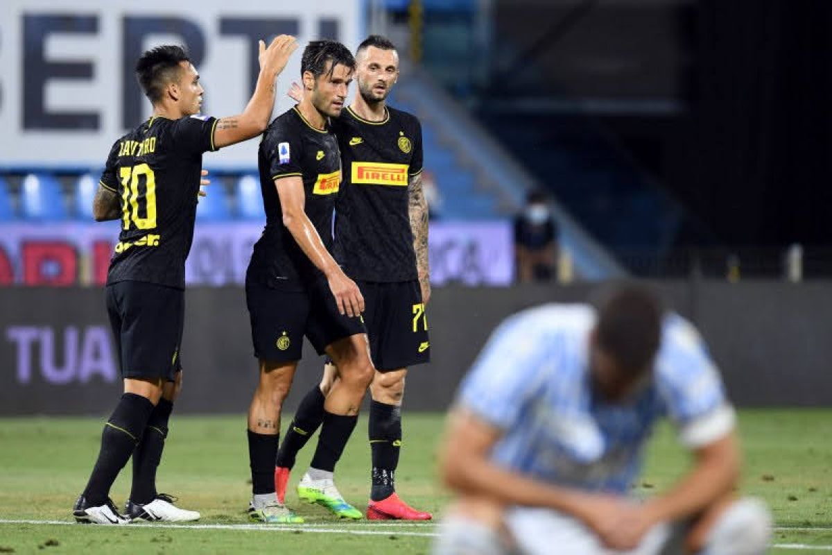 Inter kembali  peringkat kedua setelah gilas SPAL 4-0