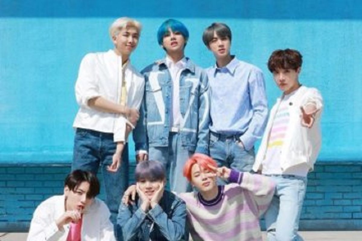 Lagu berbahasa Jepang "Your Eyes Tell" BTS dominasi grafik musik iTunes dunia