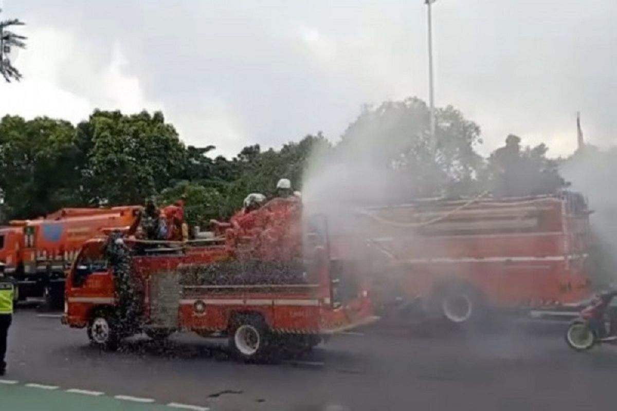 Kebakaran hanguskan enam kontrakan dan dua rumah di Pulo Gebang