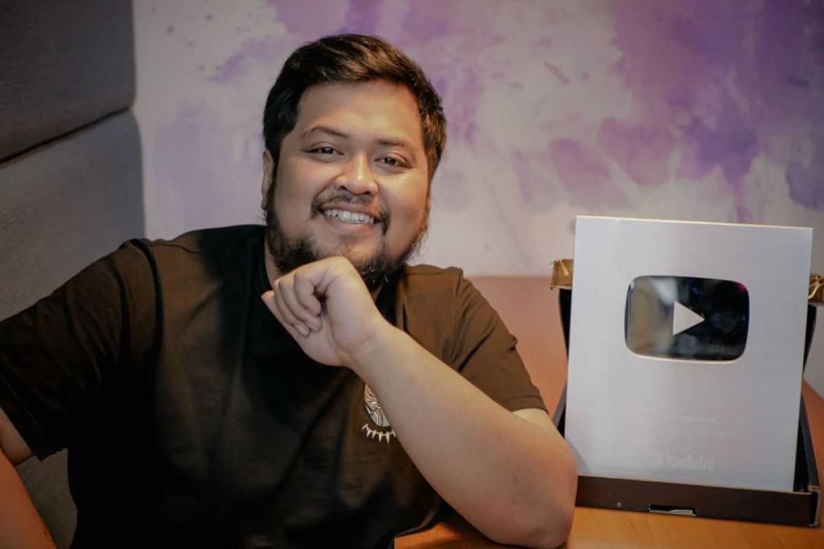 Azkanio Panda alih profesi sebagai  Youtuber