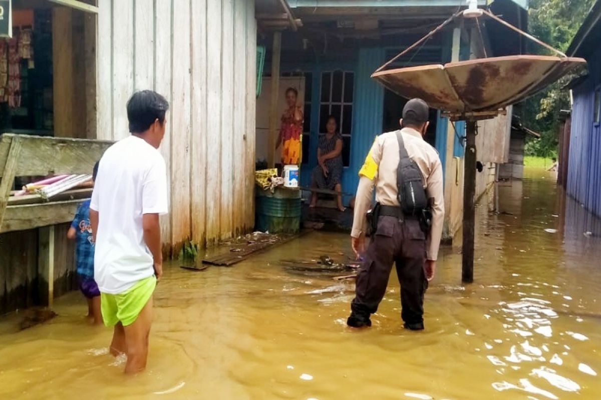 Polisi juga dikerahkan pantau potensi banjir di Kotim