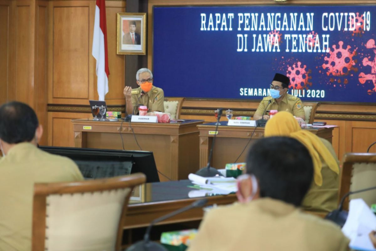 Gubernur Ganjar kumpulkan pakar bahas sosialisasi adaptasi kebiasaan baru