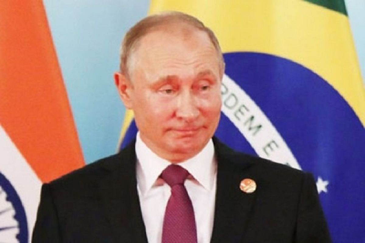 Vladimir Putin sebut Angkatan Laut Rusia akan diperkuat dengan rudal nuklir hipersonik