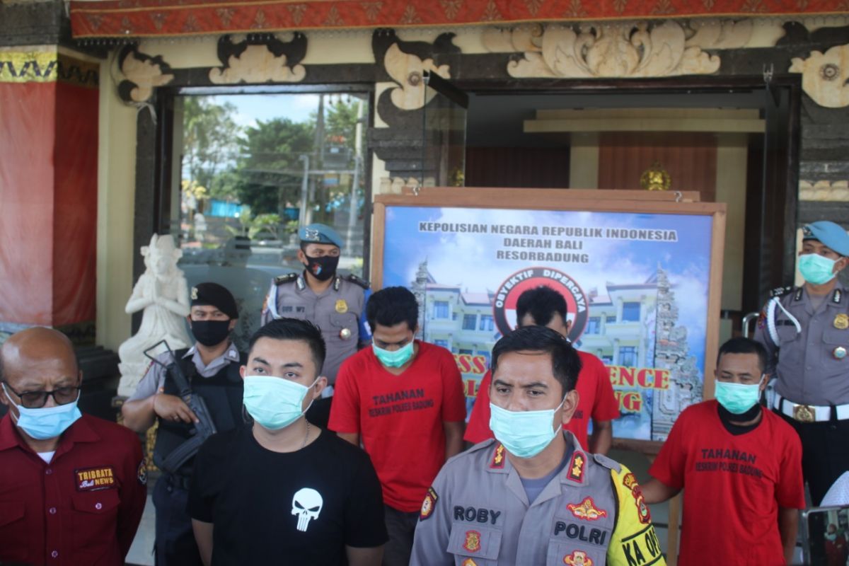 Polres Badung  tangkap tiga pencuri traktor yang beraksi di lima Kabupaten