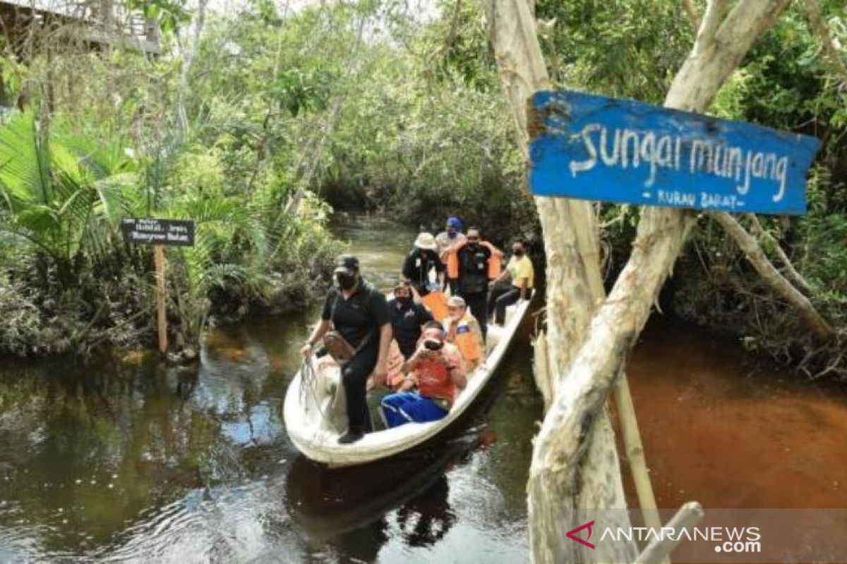 Menteri LHK kunjungi destinasi wisata Mangrove Munjang Kurau Barat Babel
