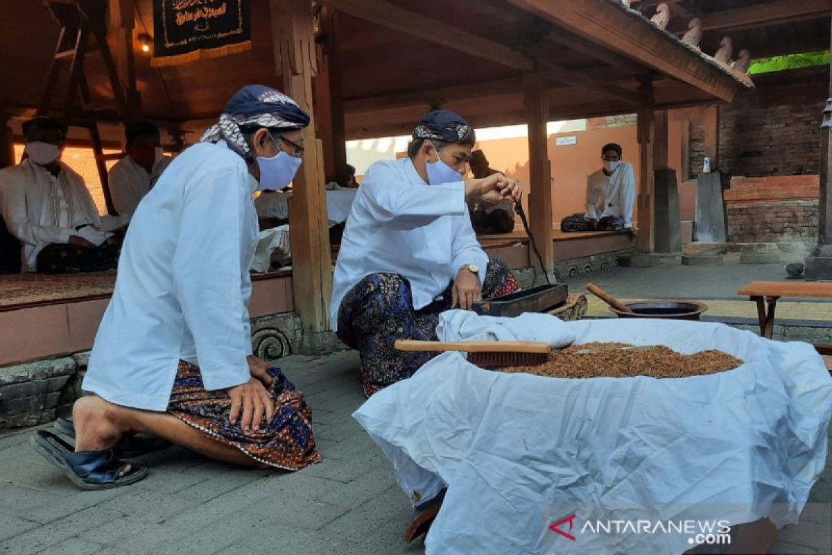 "Penjamasan" keris Sunan Kudus juga terapkan protokol kesehatan