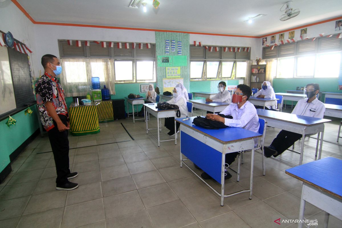 Daerah diminta tutup kembali sekolah jika penularan virus corona meningkat