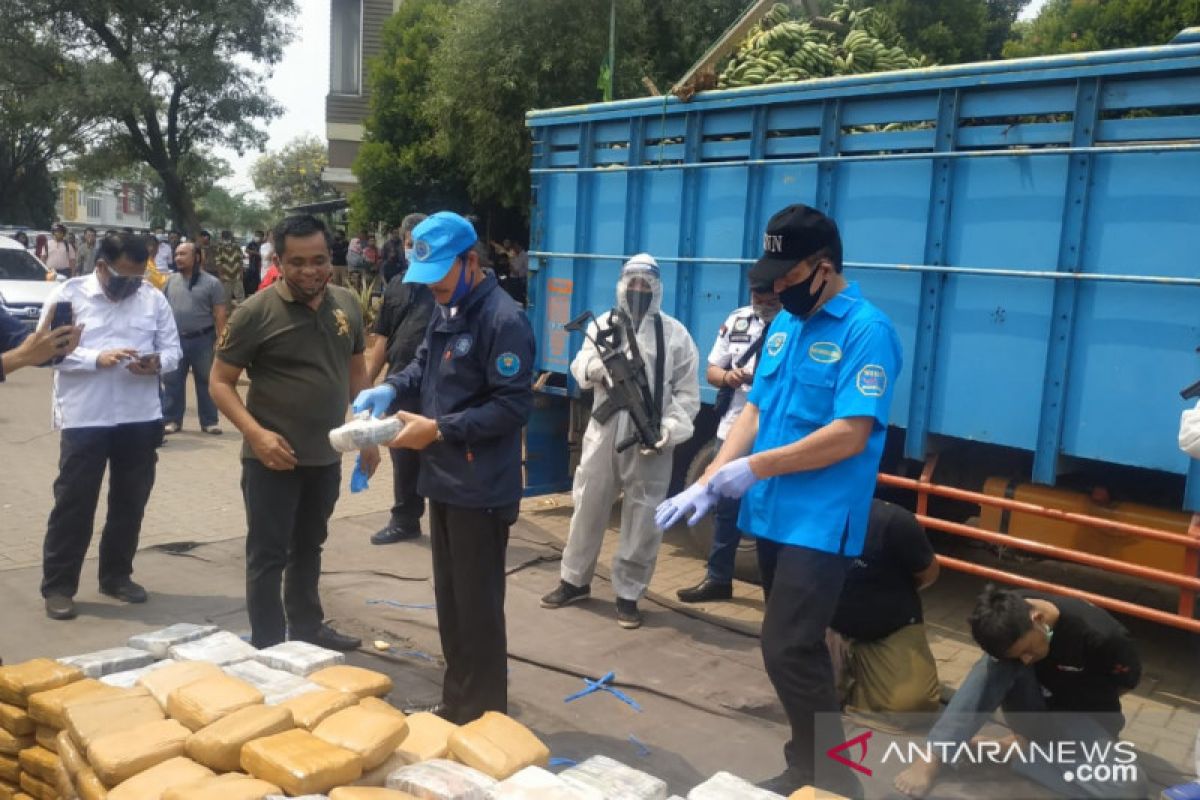 BNN gagalkan penyelundupan ratusan kilogram ganja di Bekasi