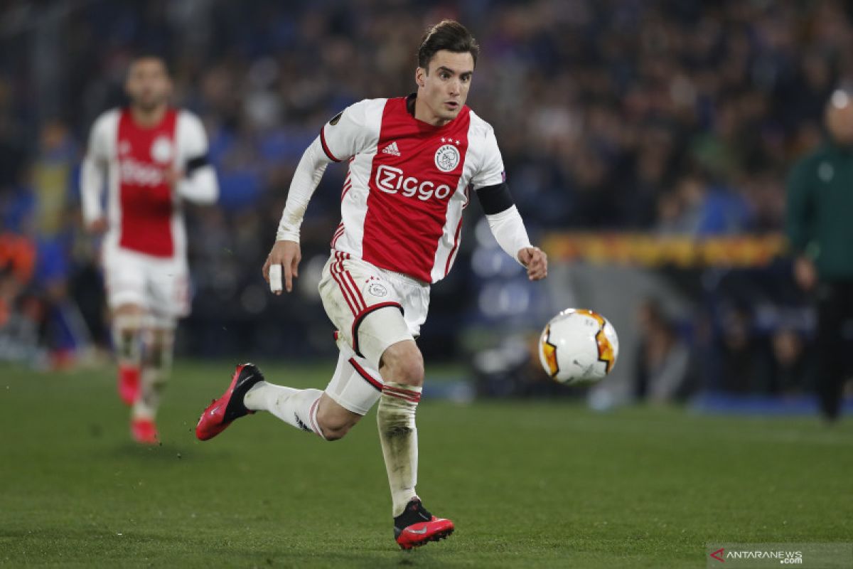 Chelsea berminat datangkan bek kiri Ajax Tagliafico