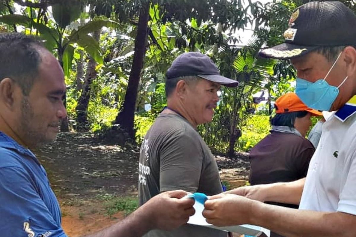 Wali Kota bagikan masker untuk pengemudi ojek