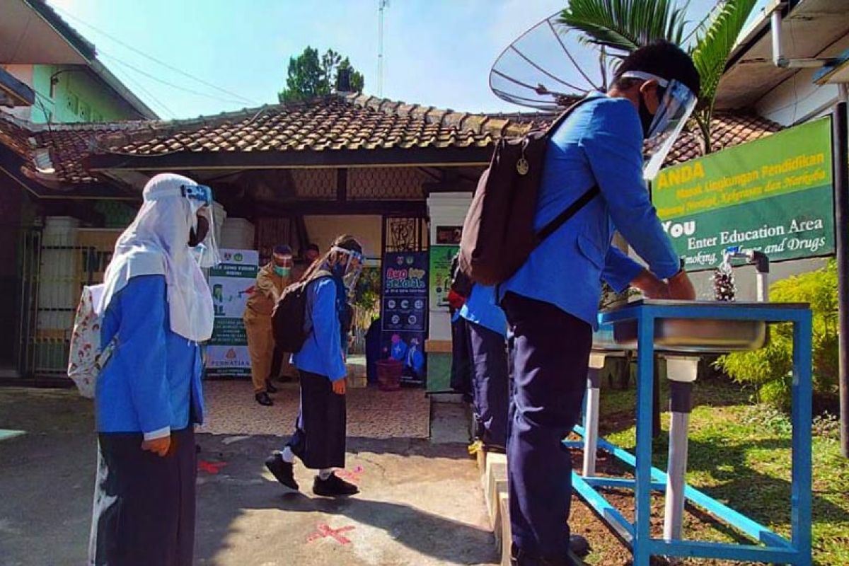 COVID melonjak, Pemkot Magelang tunda KBM tatap muka