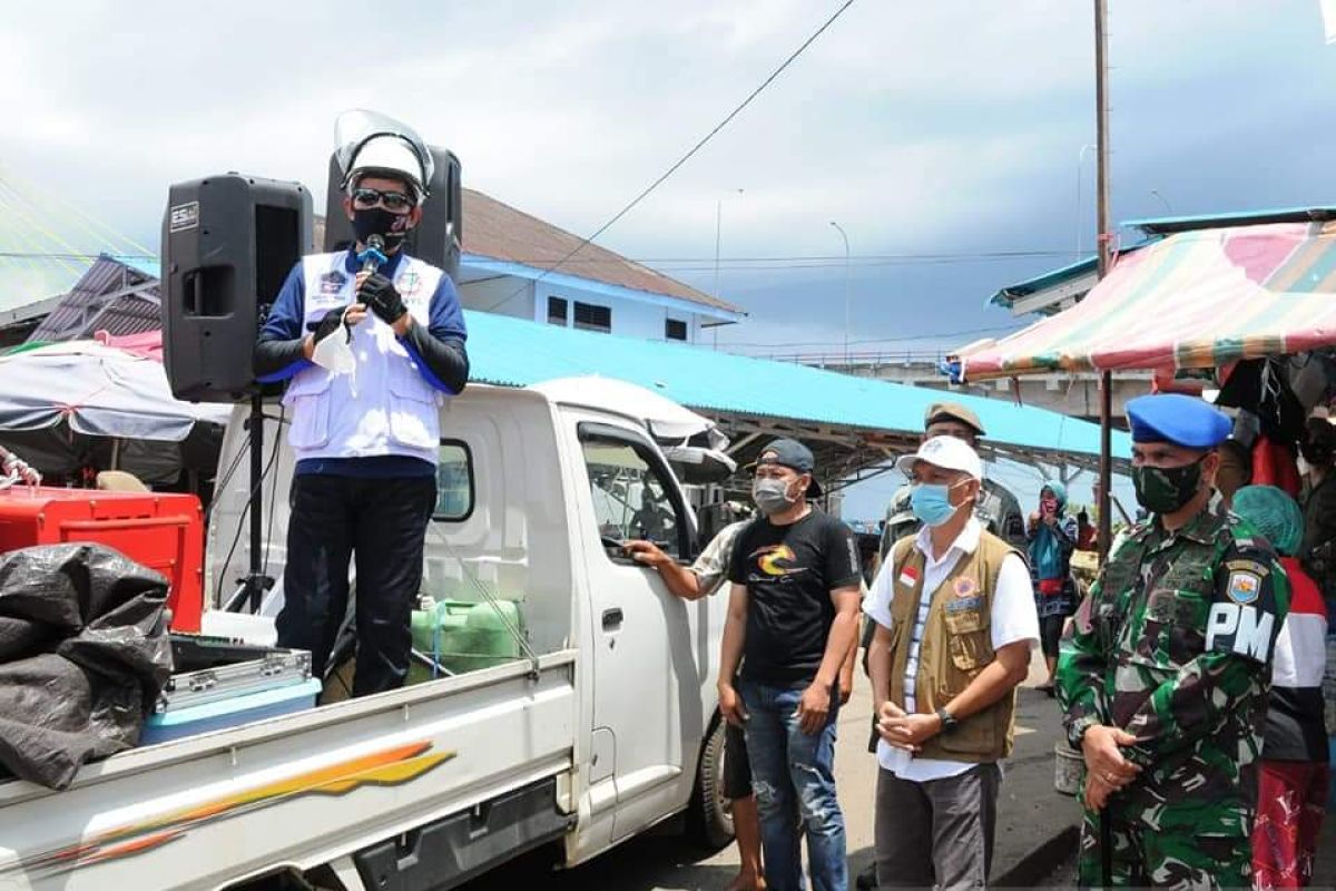 Wali Kota Manado  edukasi pedagang soal adaptasi new normal life