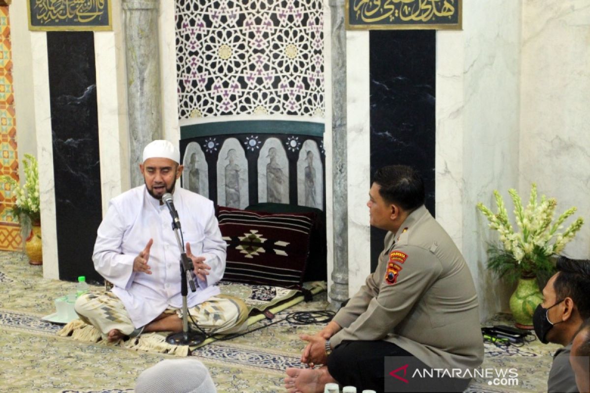 Habib Syech: Islam itu sejuk bukan membuat keributan