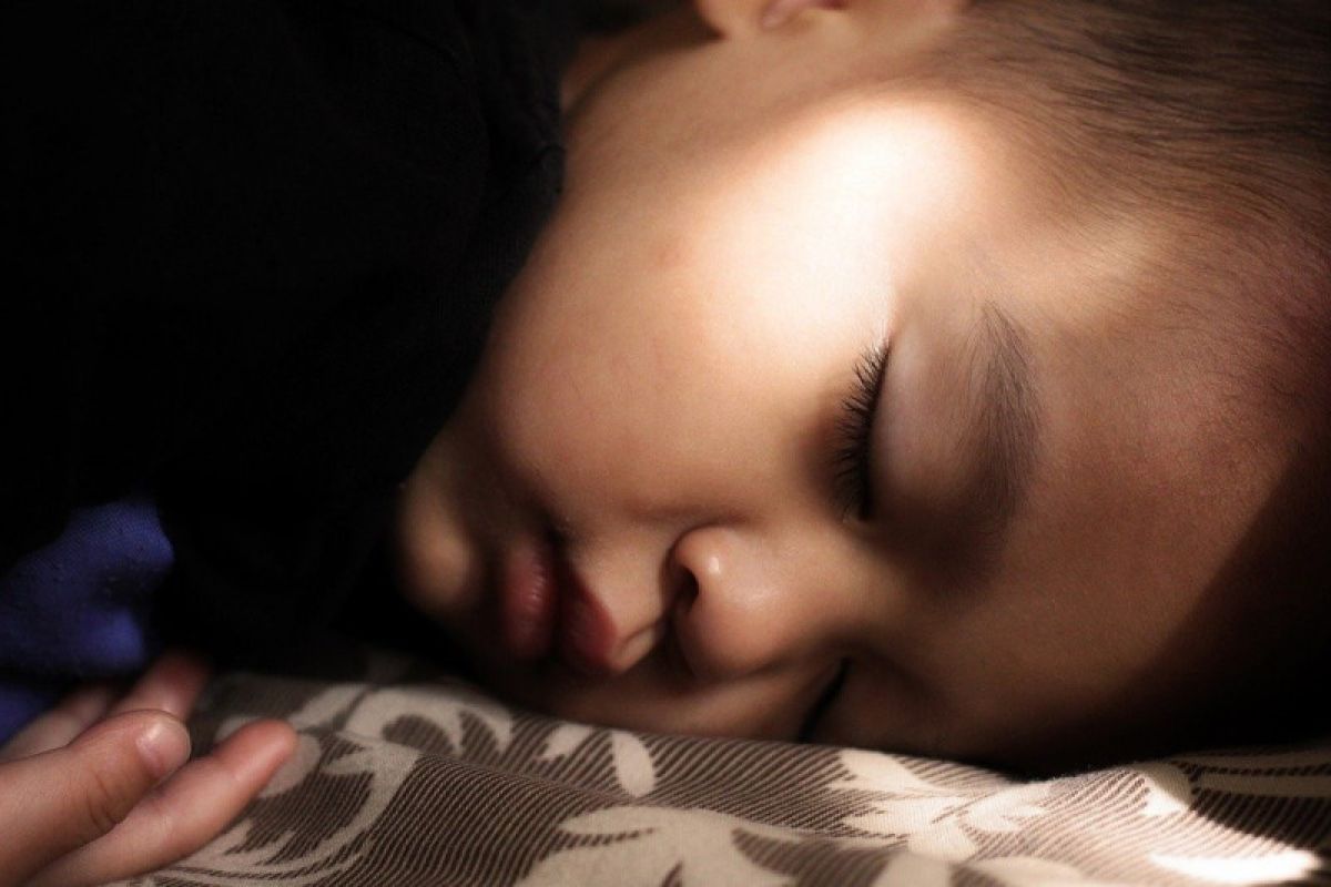 Cara membuat anak mudah tidur di malam hari