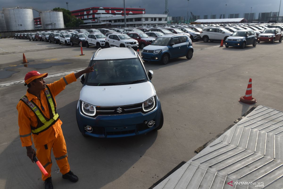 Awal semester II, penjualan mobil melonjak 100 persen