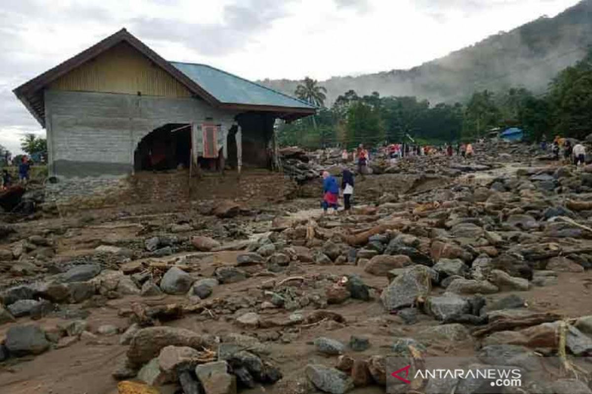 Korban banjir bandang di Sigi  masih takut tinggal di rumah