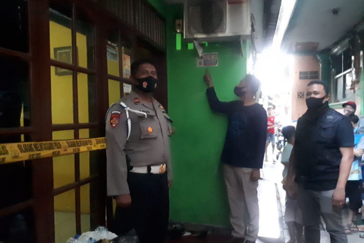 Paksa minta uang buat beli rokok sambil memukul, istri siri meradang tusuk suaminya hingga tewas