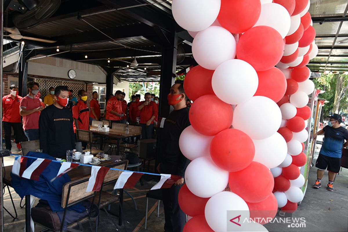 Warga Pekanbaru jeda sejenak peringati Detik-detik Proklamasi