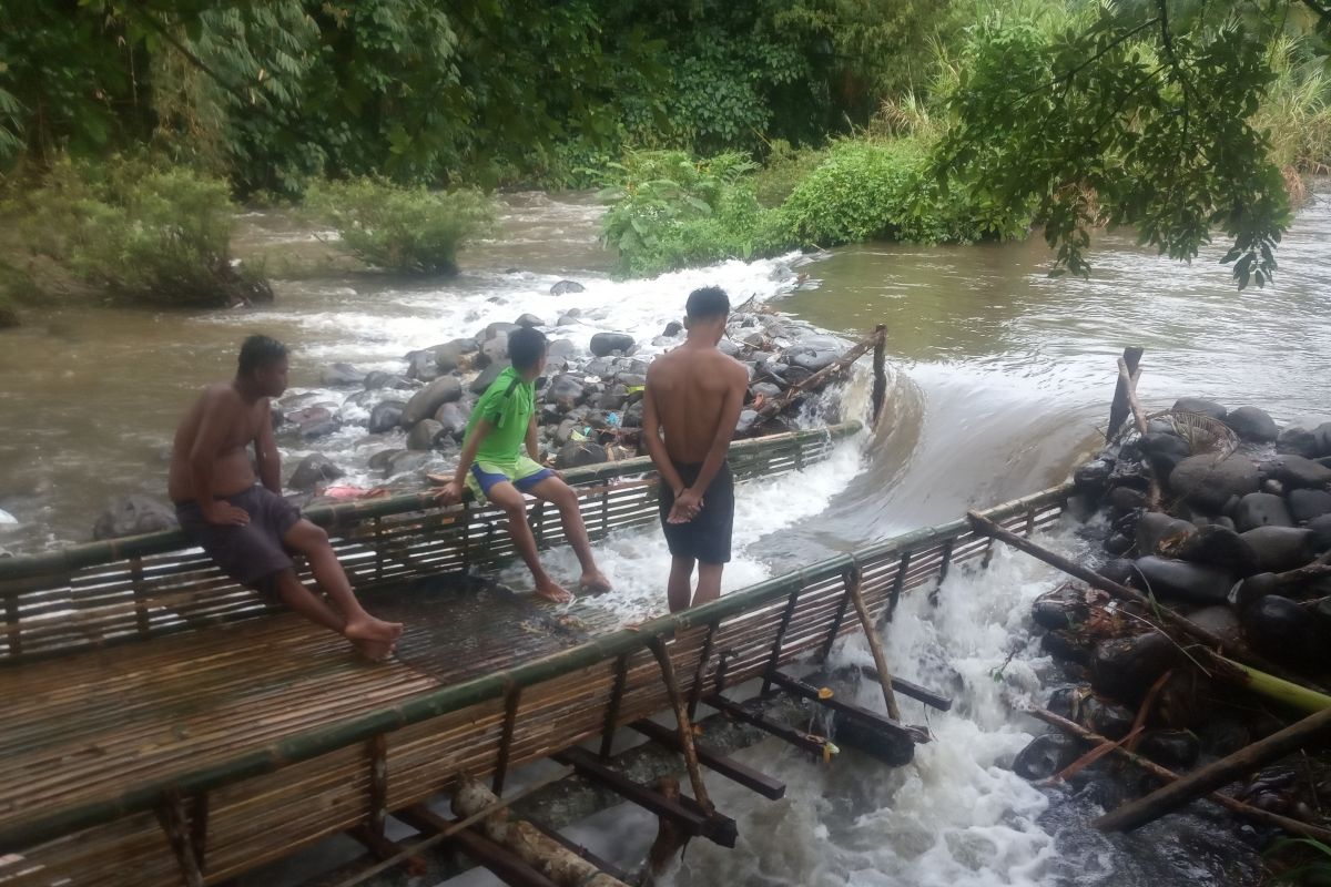 Sukam,  alat tangkap ikan leluhur yang masih dipertahankan warga Parik Agam di zaman moderen