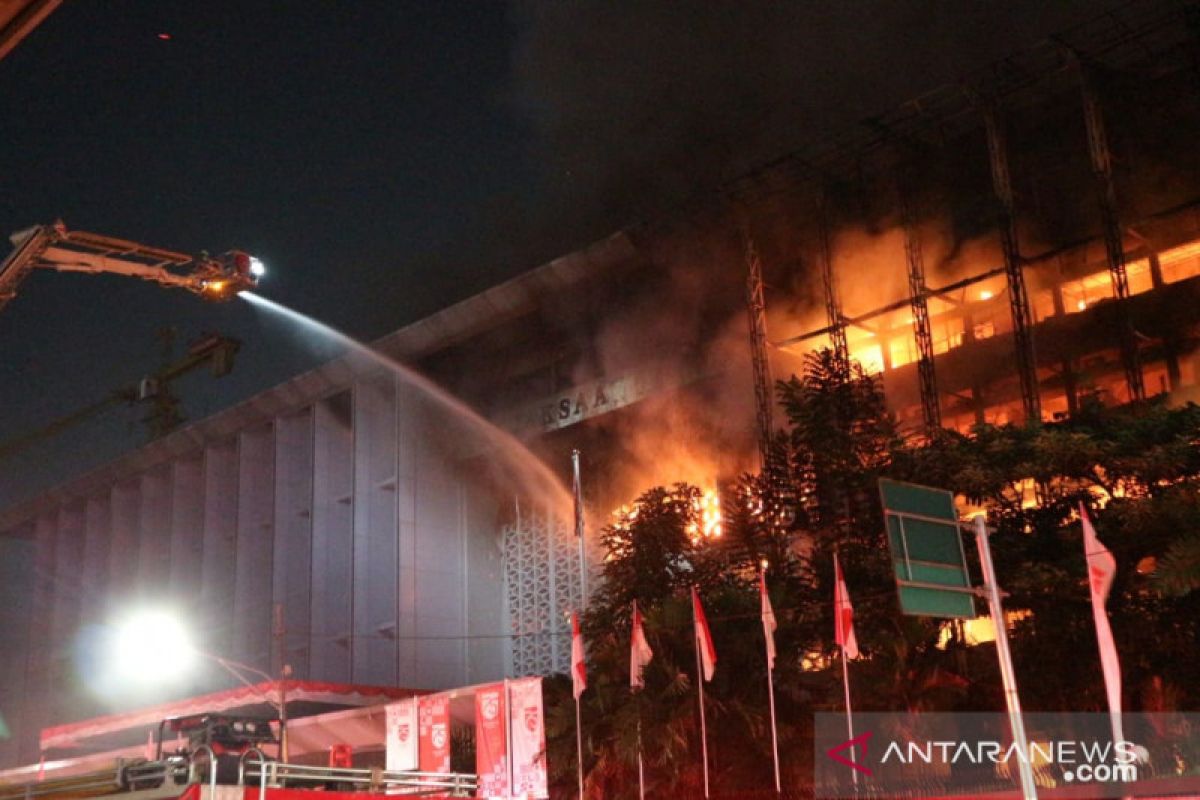 Kebakaran di Kejagung: pastikan dokumen kasus aman