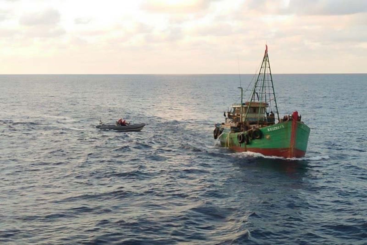 Dua kapal asing ilegal pencuri ikan ditangkap di Laut Natuna Utara