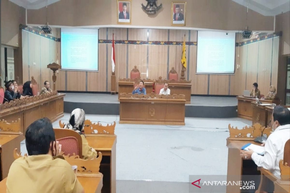 DPRD Kotim dorong Disdukcapil jemput bola pelayanan adminduk ke pelosok